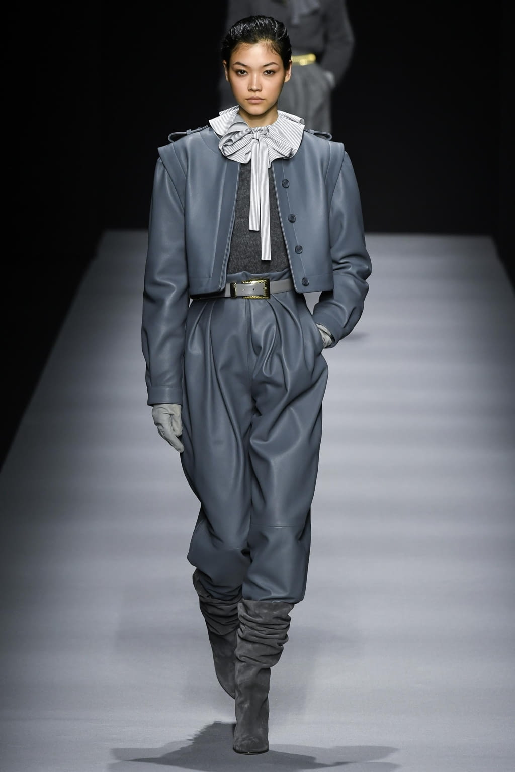 Fashion Week Milan Fall/Winter 2020 look 7 from the Alberta Ferretti collection 女装