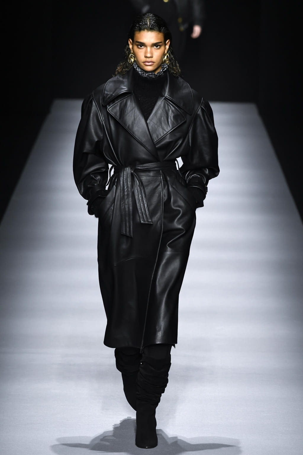 Fashion Week Milan Fall/Winter 2020 look 9 from the Alberta Ferretti collection 女装