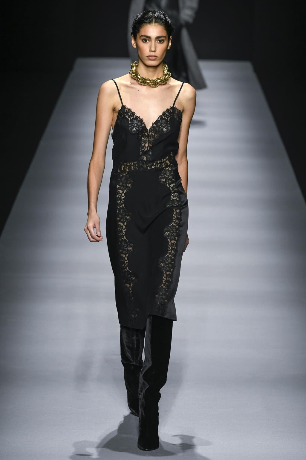 Fashion Week Milan Fall/Winter 2020 look 11 from the Alberta Ferretti collection womenswear