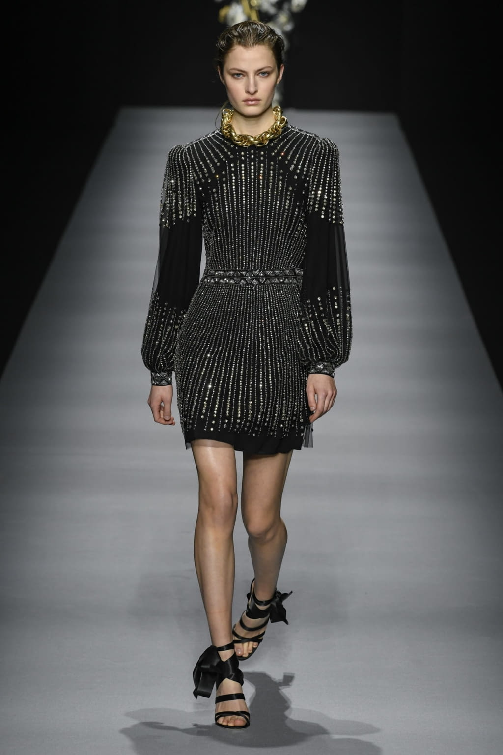 Fashion Week Milan Fall/Winter 2020 look 31 de la collection Alberta Ferretti womenswear