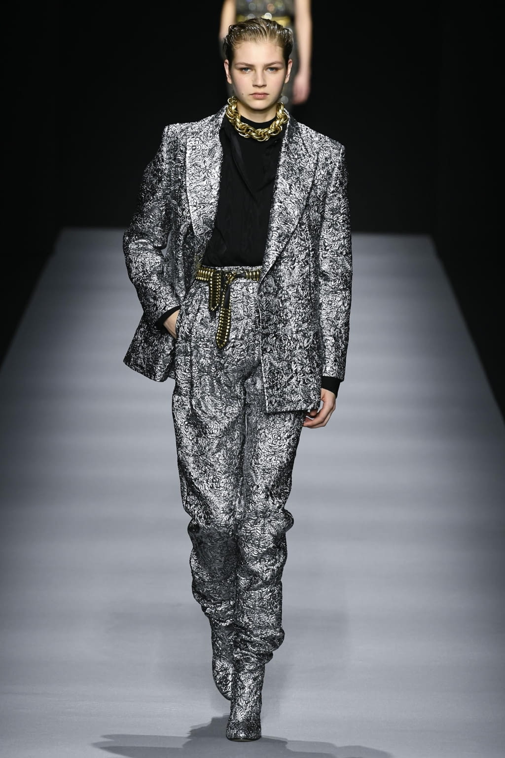 Fashion Week Milan Fall/Winter 2020 look 34 de la collection Alberta Ferretti womenswear