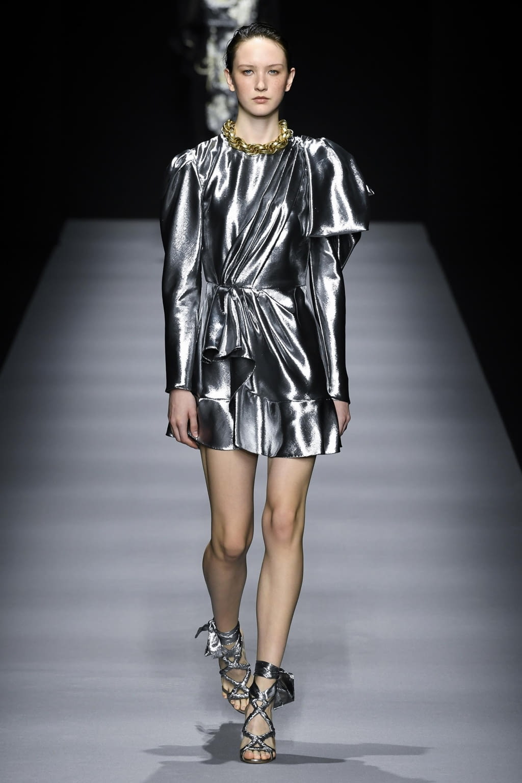 Fashion Week Milan Fall/Winter 2020 look 39 from the Alberta Ferretti collection womenswear