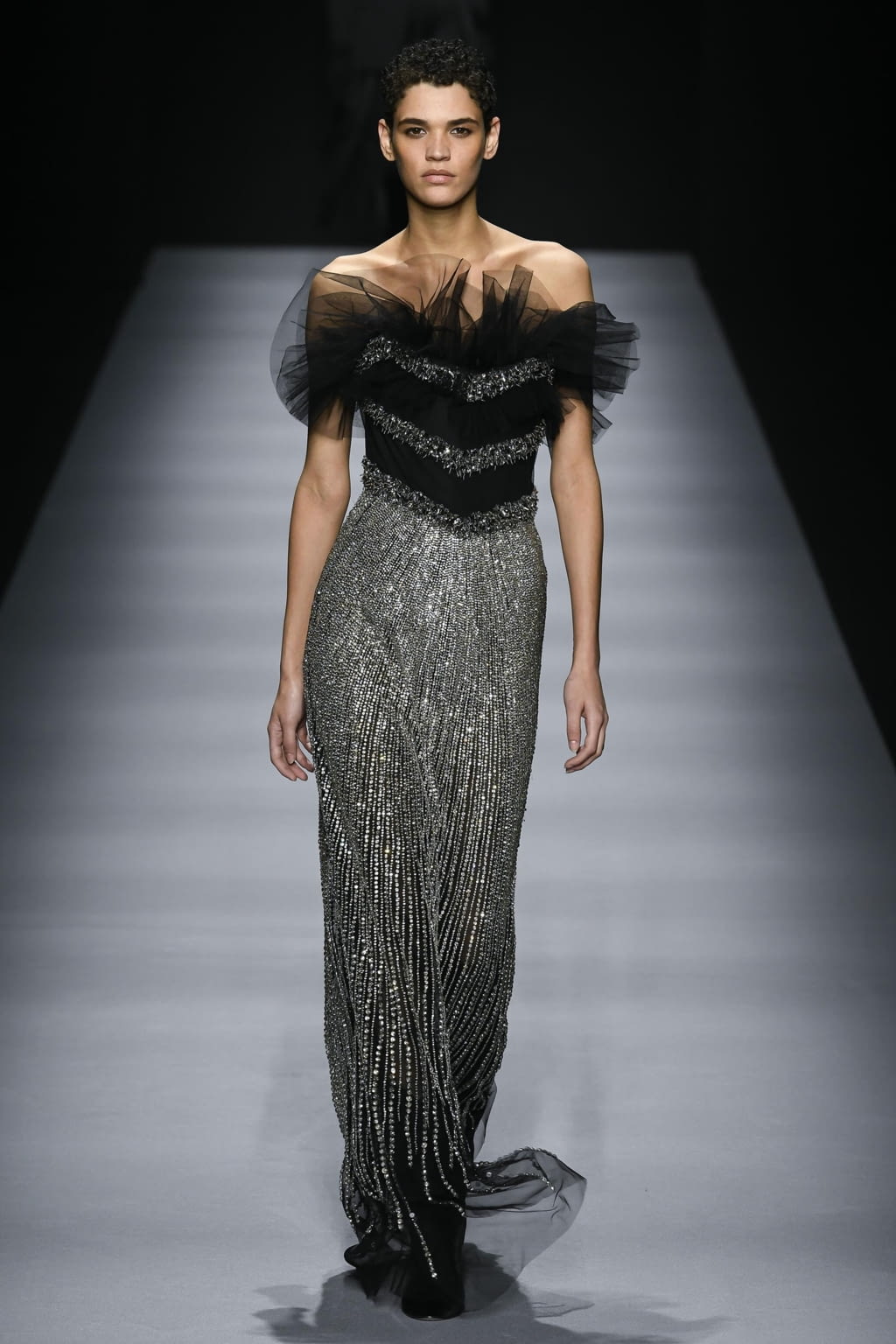 Fashion Week Milan Fall/Winter 2020 look 44 from the Alberta Ferretti collection 女装