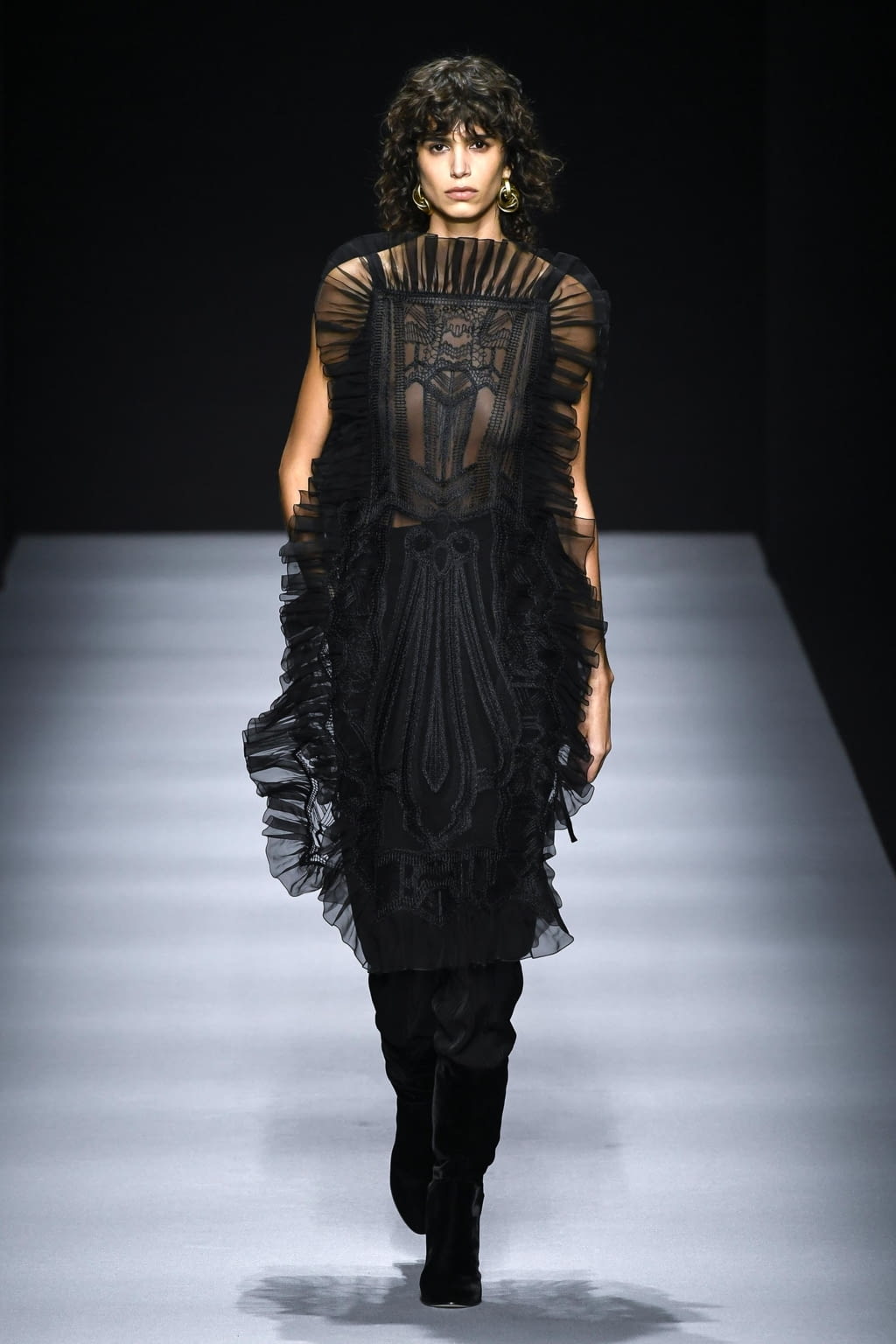 Fashion Week Milan Fall/Winter 2020 look 49 from the Alberta Ferretti collection womenswear