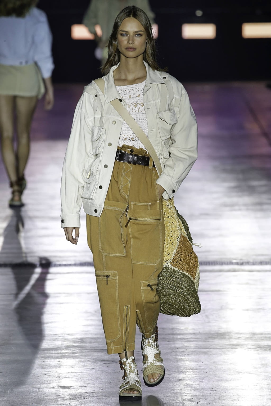 Fashion Week Milan Spring/Summer 2019 look 7 from the Alberta Ferretti collection 女装