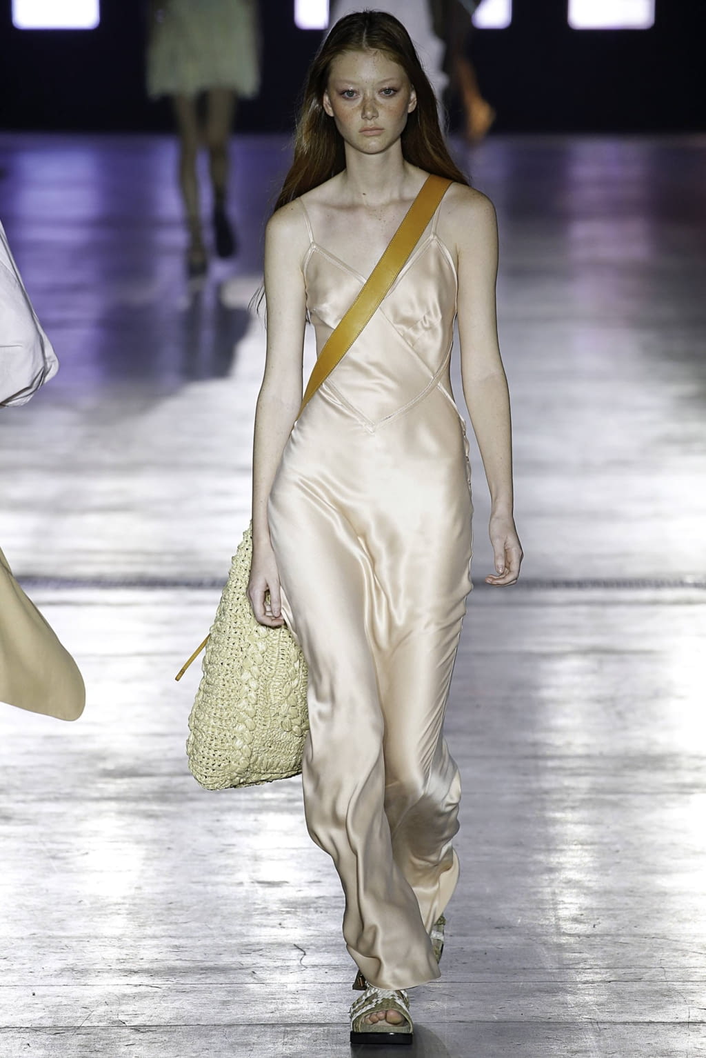 Fashion Week Milan Spring/Summer 2019 look 12 from the Alberta Ferretti collection 女装