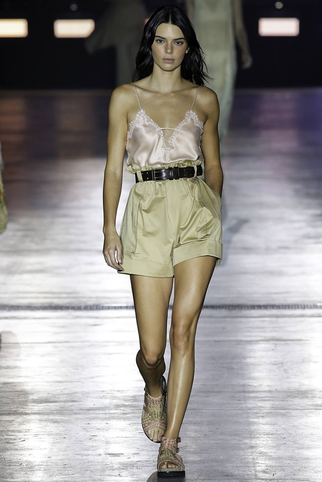 Fashion Week Milan Spring/Summer 2019 look 14 from the Alberta Ferretti collection 女装
