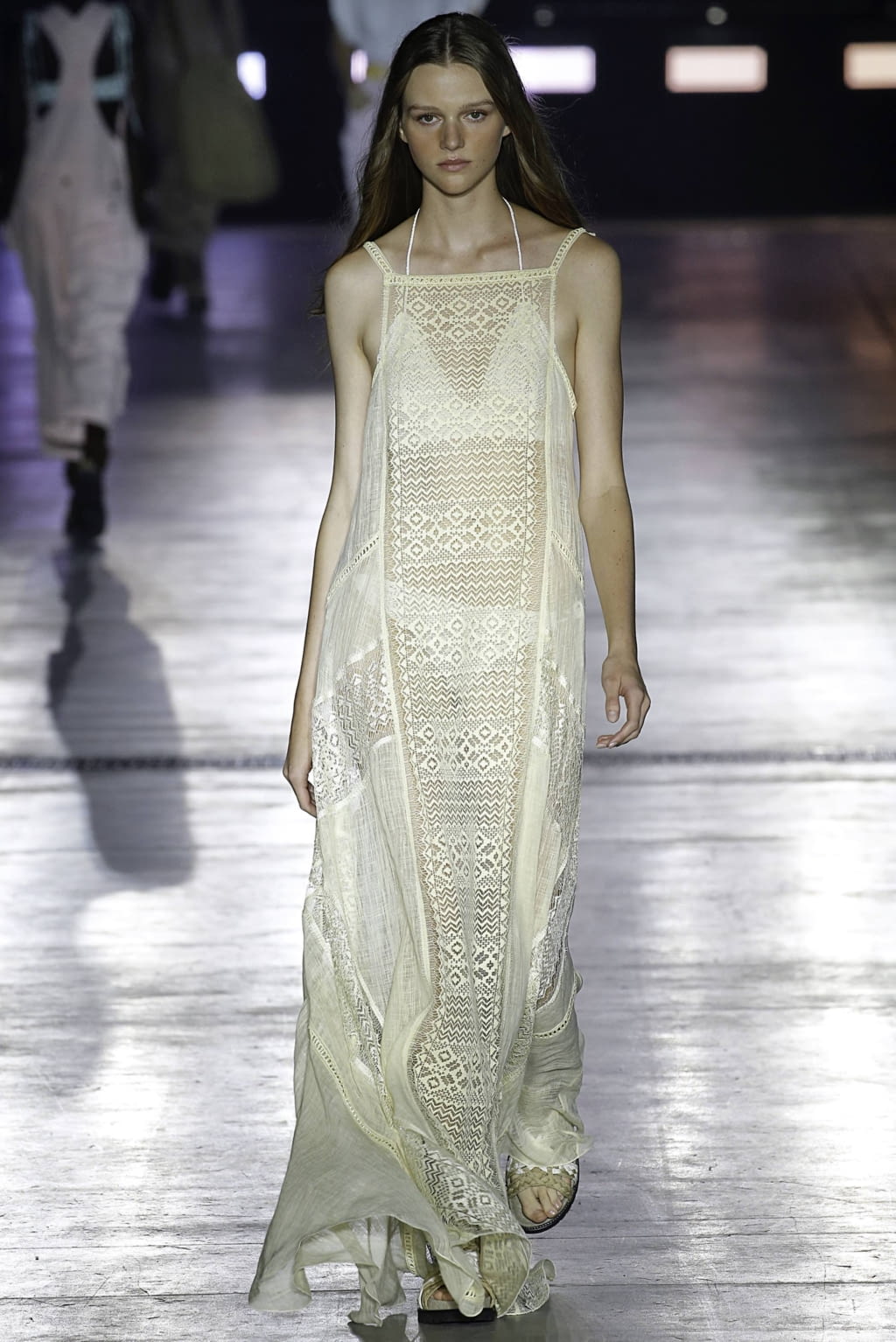 Fashion Week Milan Spring/Summer 2019 look 15 from the Alberta Ferretti collection 女装