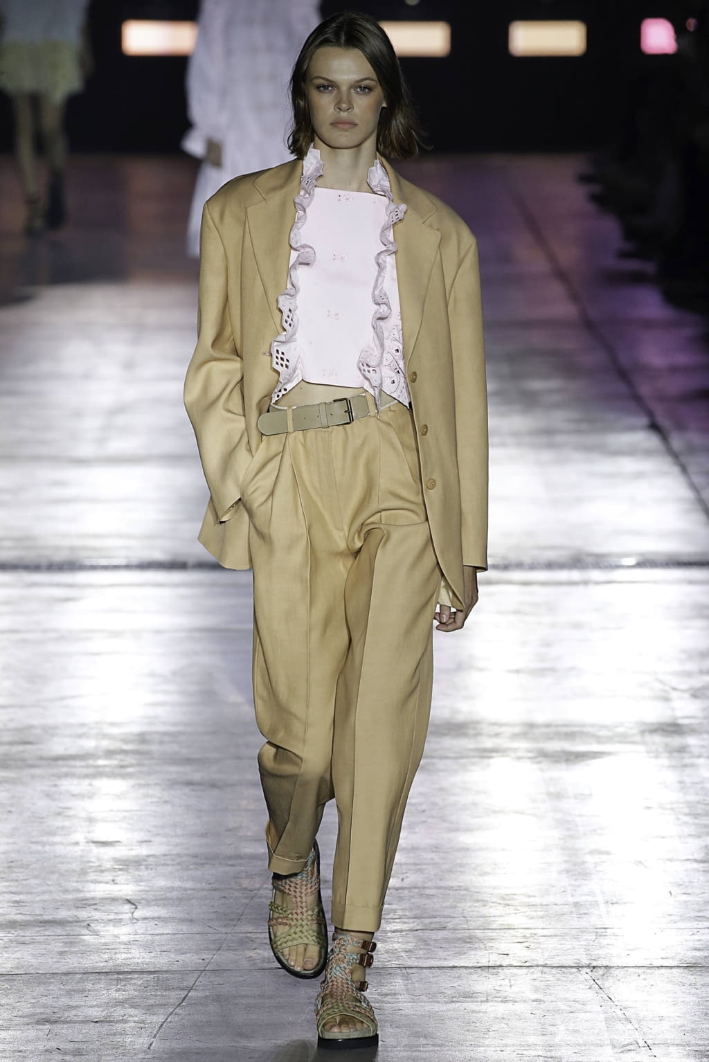 Fashion Week Milan Spring/Summer 2019 look 22 from the Alberta Ferretti collection 女装