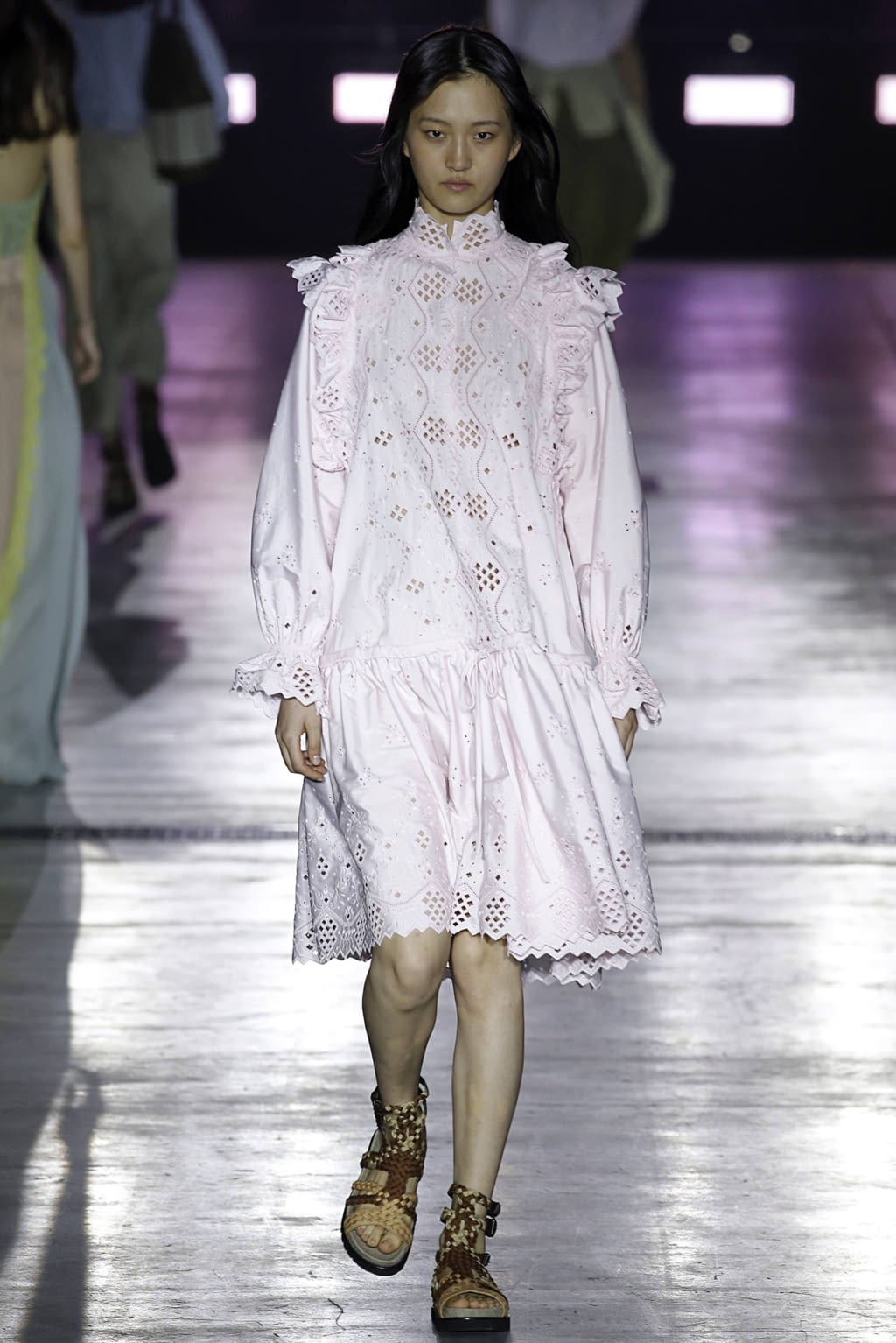 Fashion Week Milan Spring/Summer 2019 look 23 from the Alberta Ferretti collection 女装