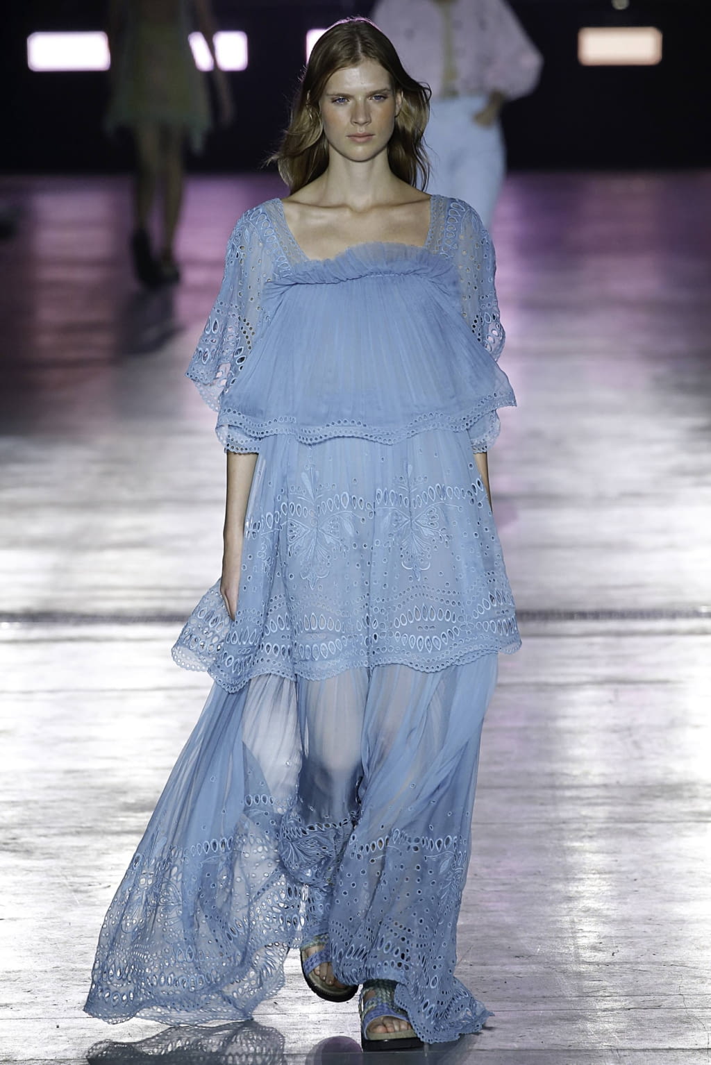 Fashion Week Milan Spring/Summer 2019 look 27 from the Alberta Ferretti collection 女装