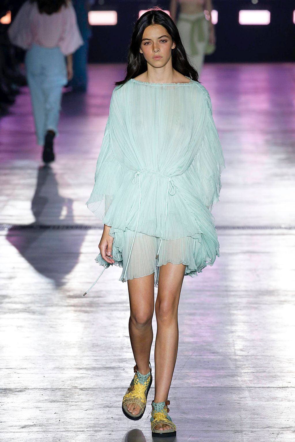 Fashion Week Milan Spring/Summer 2019 look 30 from the Alberta Ferretti collection 女装