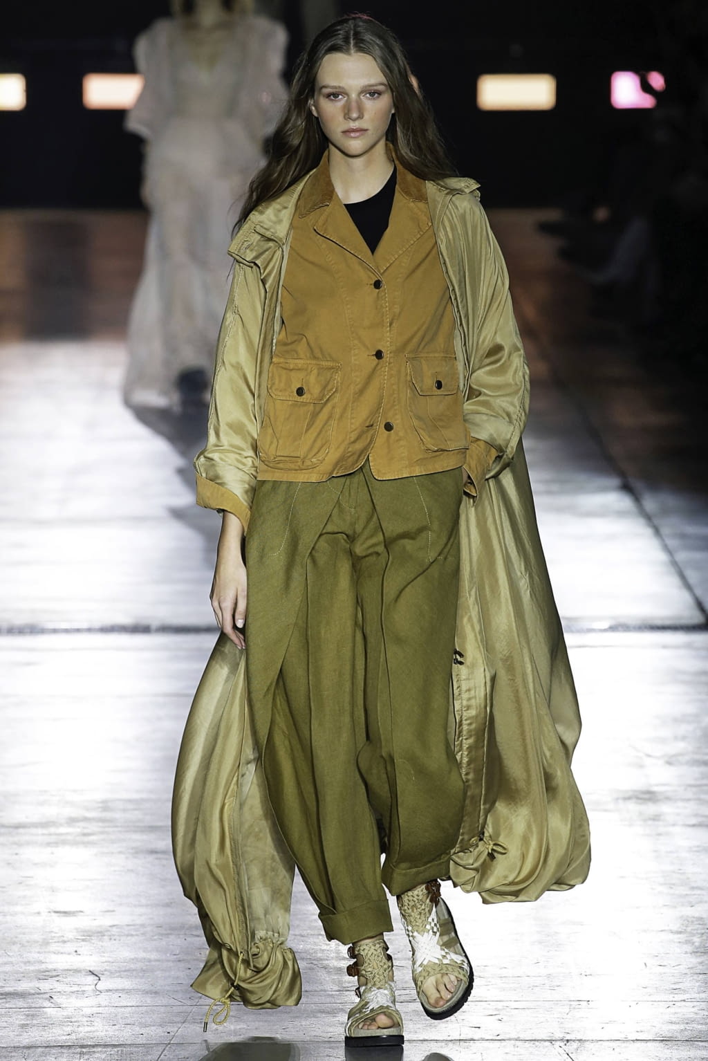 Fashion Week Milan Spring/Summer 2019 look 43 de la collection Alberta Ferretti womenswear