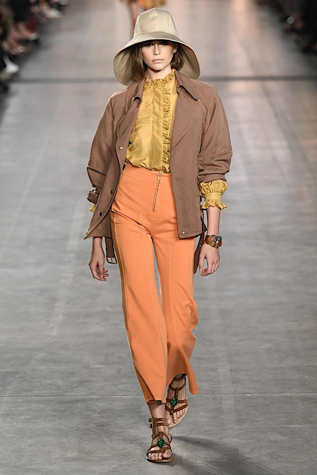 Fashion Week Milan Spring/Summer 2020 look 1 from the Alberta Ferretti collection 女装