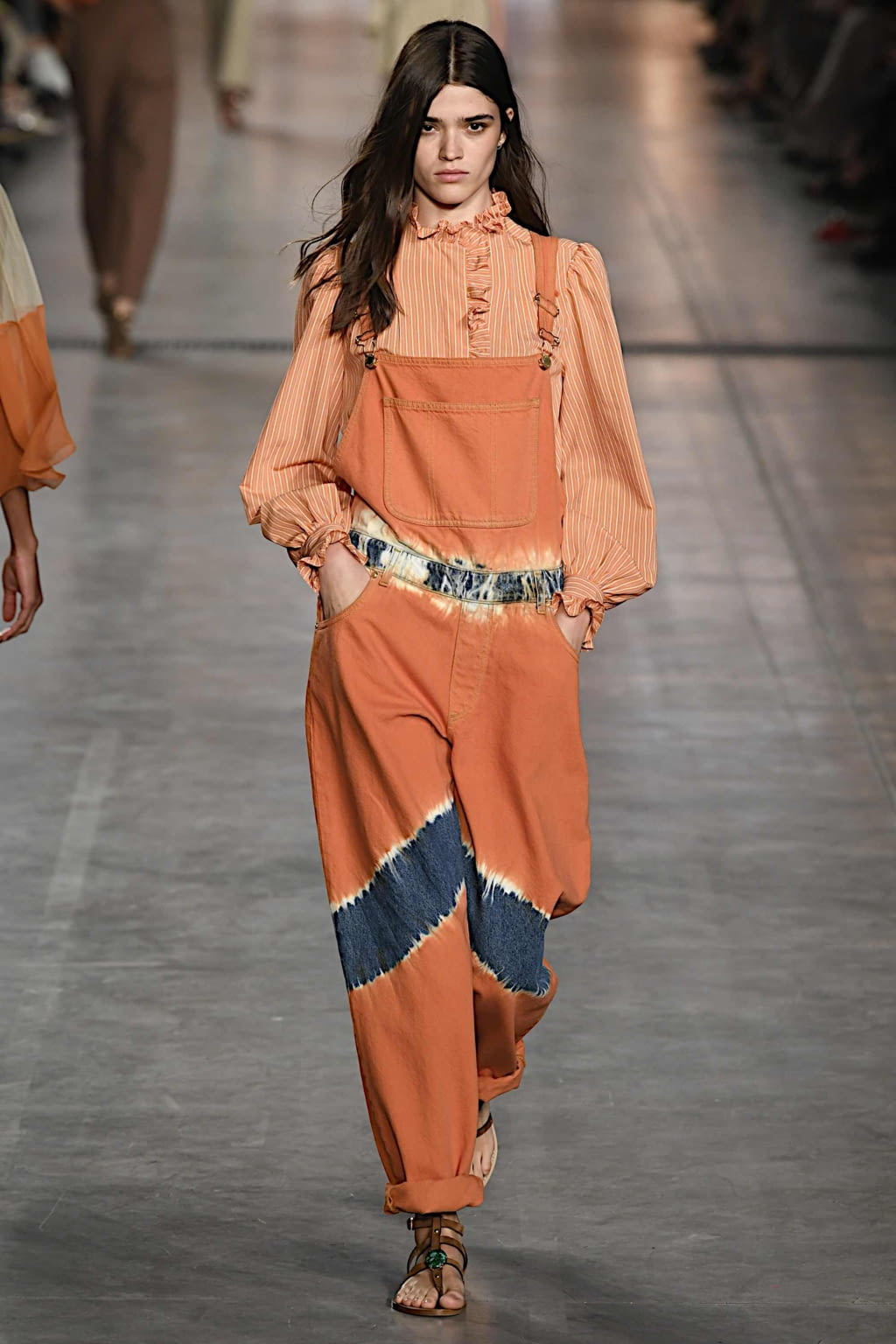 Fashion Week Milan Spring/Summer 2020 look 14 from the Alberta Ferretti collection 女装