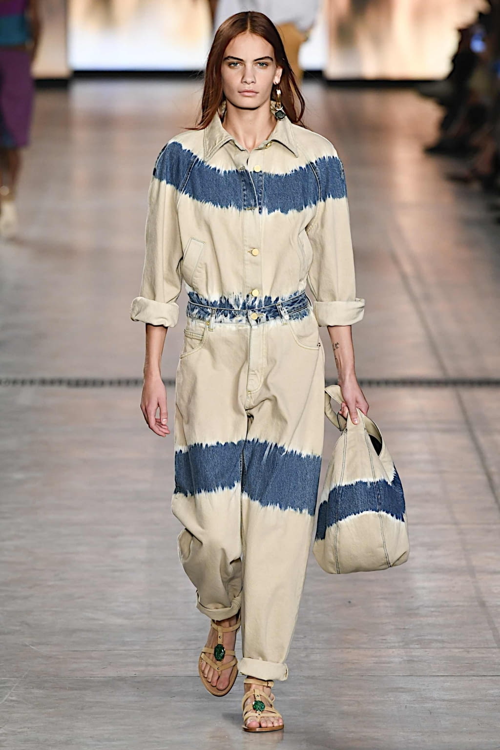 Fashion Week Milan Spring/Summer 2020 look 29 from the Alberta Ferretti collection 女装