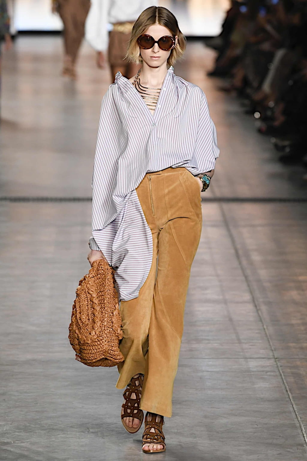 Fashion Week Milan Spring/Summer 2020 look 30 from the Alberta Ferretti collection 女装