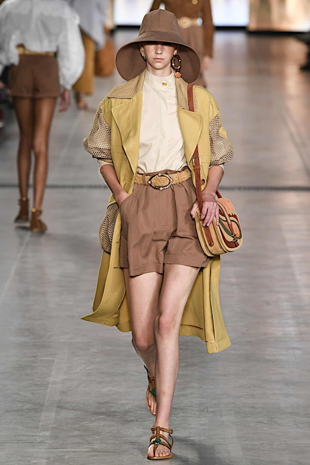 Fashion Week Milan Spring/Summer 2020 look 33 from the Alberta Ferretti collection 女装