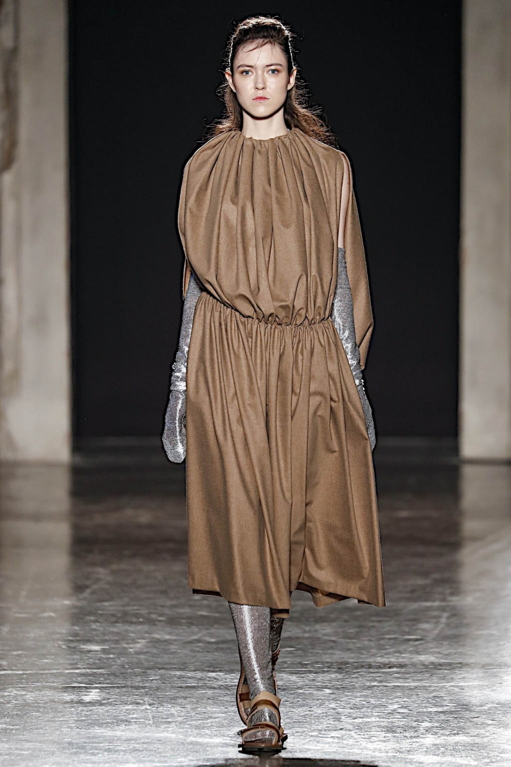 Fashion Week Milan Fall/Winter 2019 look 9 from the Alberto Zambelli collection 女装