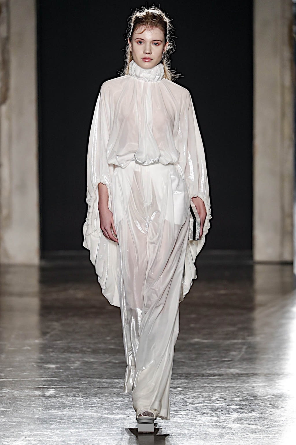 Fashion Week Milan Fall/Winter 2019 look 19 de la collection Alberto Zambelli womenswear