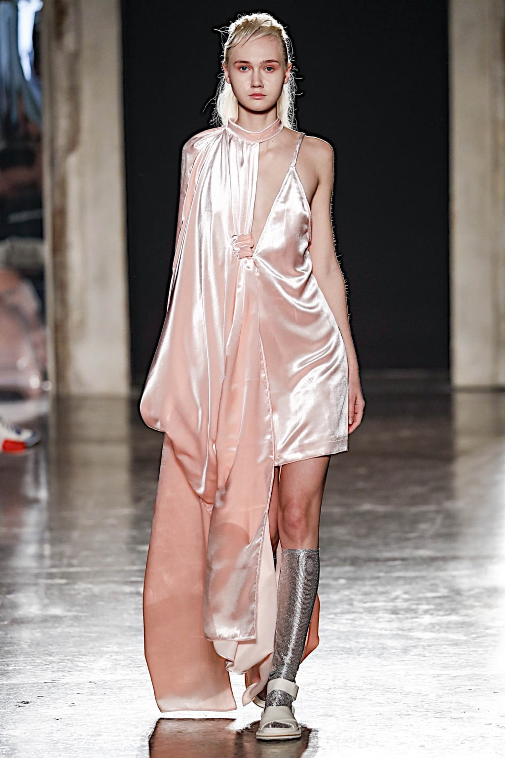 Fashion Week Milan Fall/Winter 2019 look 41 from the Alberto Zambelli collection womenswear