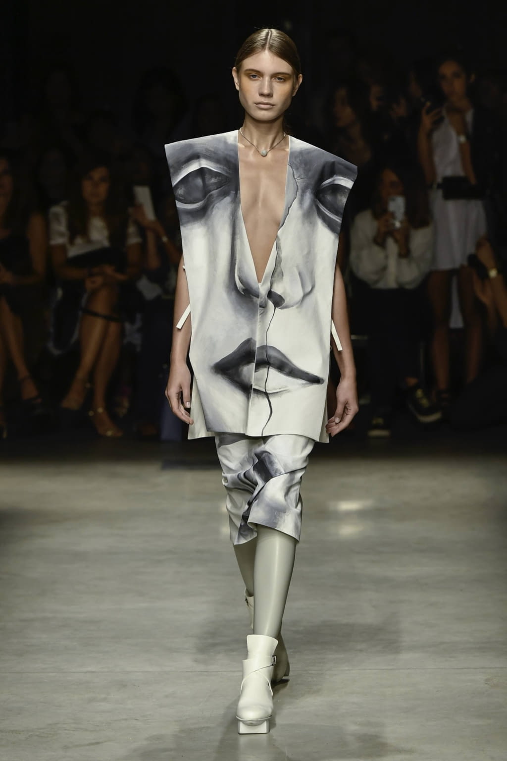Fashion Week Milan Spring/Summer 2019 look 9 de la collection Alberto Zambelli womenswear