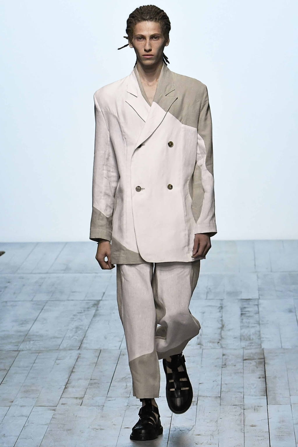 Fashion Week London Spring/Summer 2019 look 9 from the Alex Mullins collection 男装