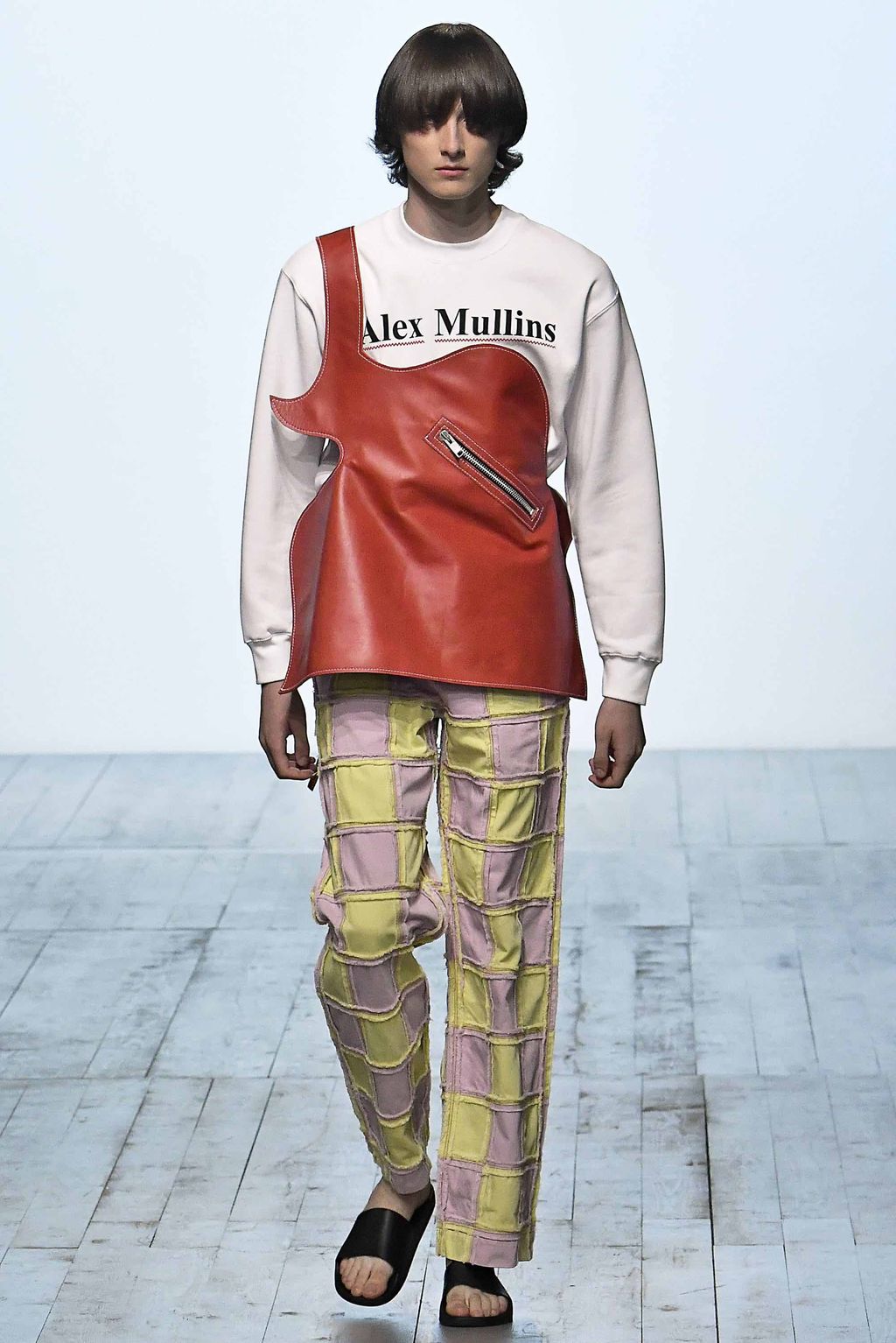 Fashion Week London Spring/Summer 2019 look 12 de la collection Alex Mullins menswear