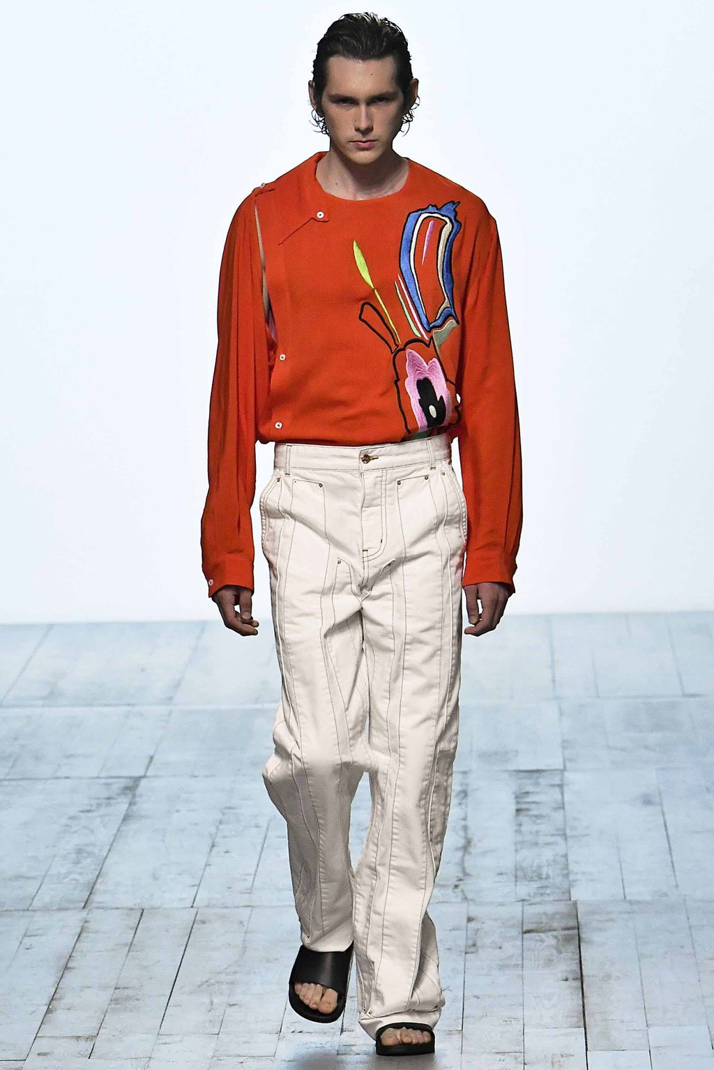Fashion Week London Spring/Summer 2019 look 19 from the Alex Mullins collection 男装