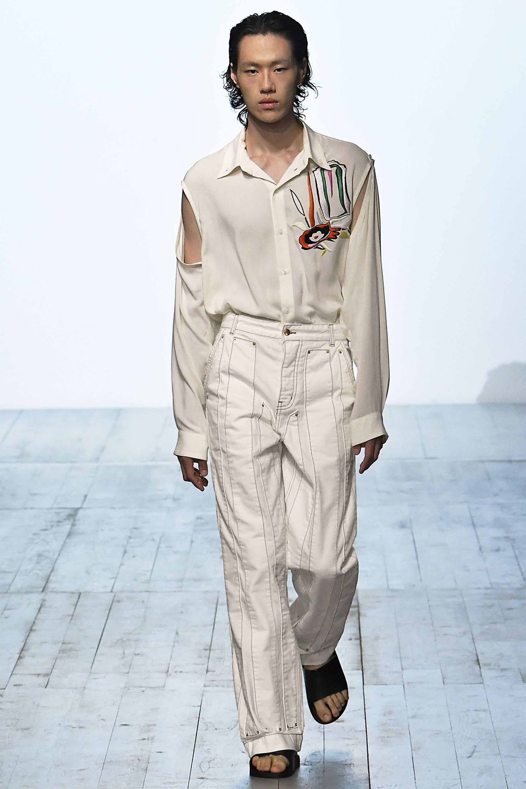 Fashion Week London Spring/Summer 2019 look 21 from the Alex Mullins collection menswear