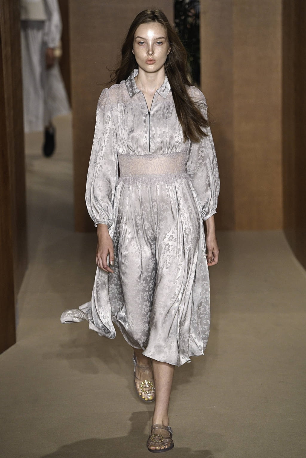 Fashion Week London Spring/Summer 2019 look 5 from the Alexa Chung collection womenswear