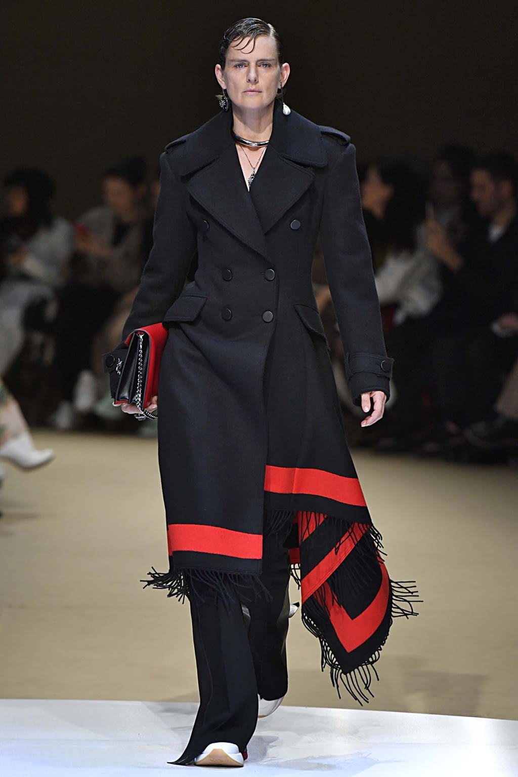 Fashion Week Paris Fall/Winter 2018 look 11 de la collection Alexander McQueen womenswear