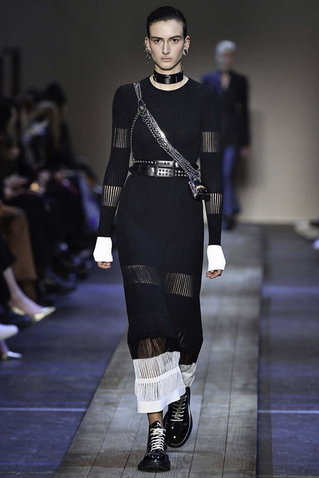 Fashion Week Paris Fall/Winter 2019 look 3 de la collection Alexander McQueen womenswear