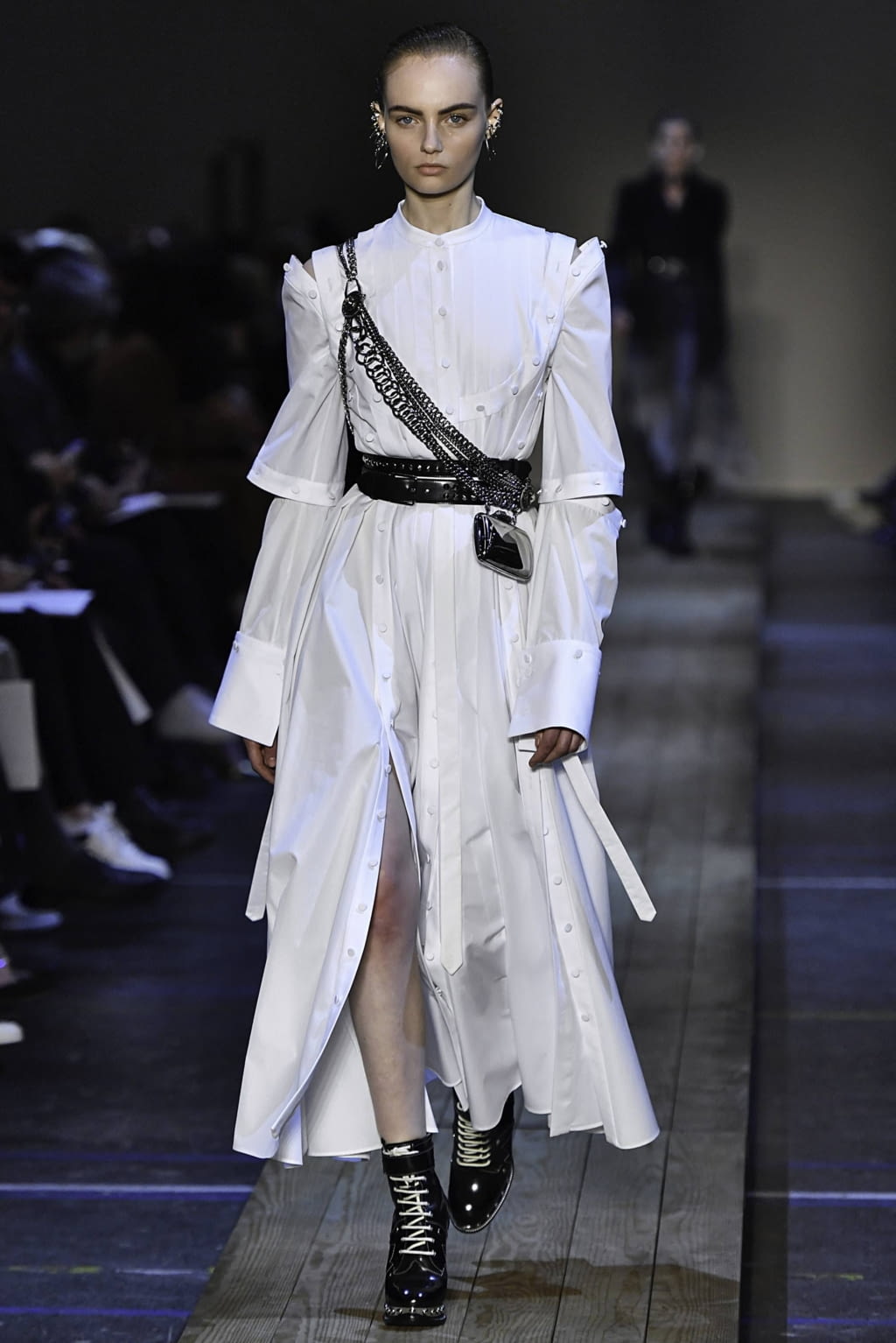 Fashion Week Paris Fall/Winter 2019 look 5 de la collection Alexander McQueen womenswear