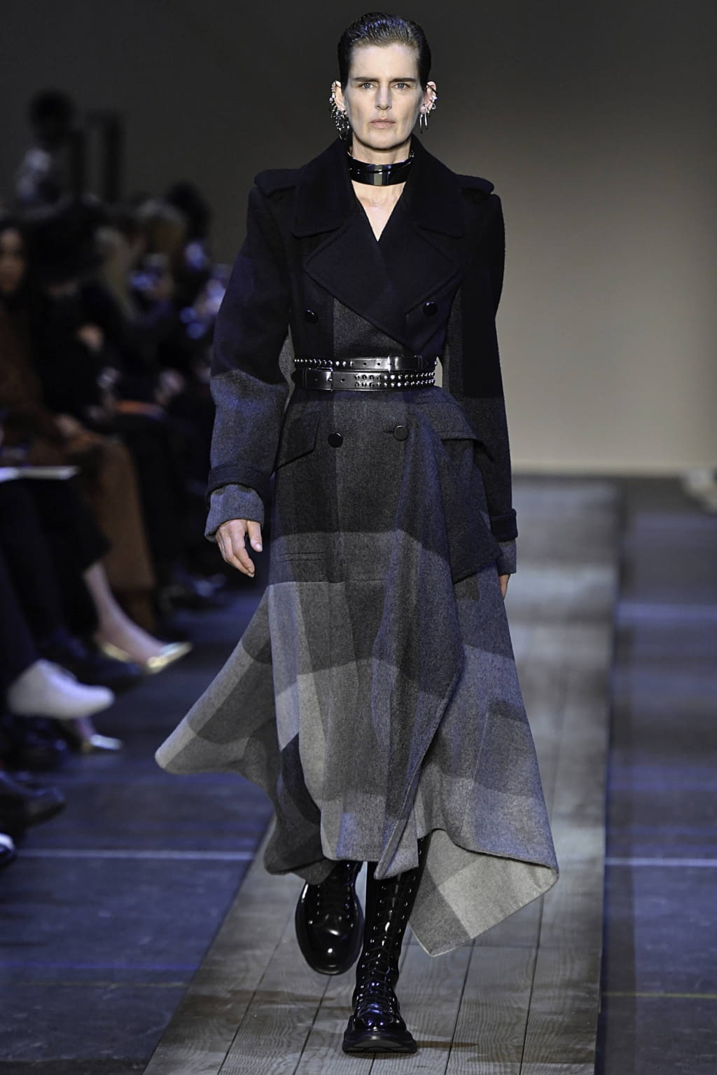 Fashion Week Paris Fall/Winter 2019 look 6 de la collection Alexander McQueen womenswear