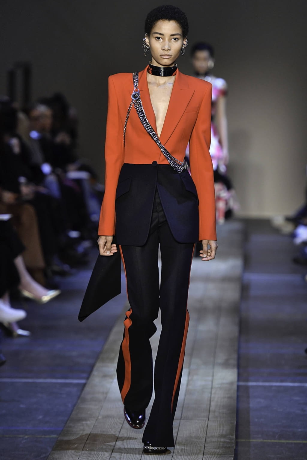 Fashion Week Paris Fall/Winter 2019 look 10 de la collection Alexander McQueen womenswear