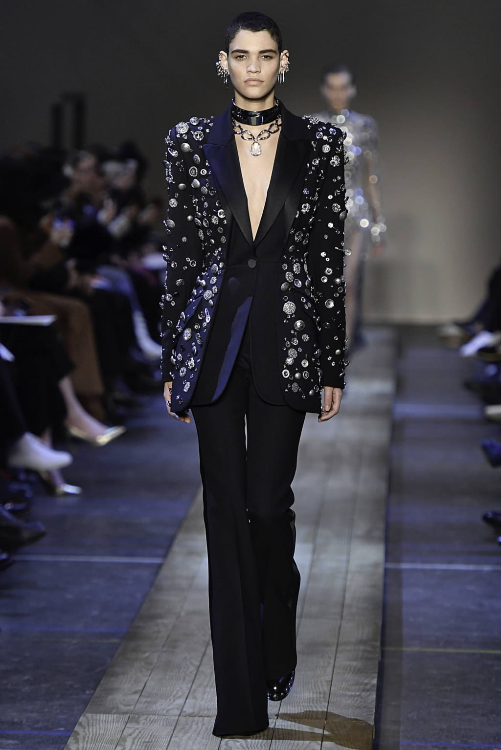 Fashion Week Paris Fall/Winter 2019 look 31 from the Alexander McQueen collection womenswear
