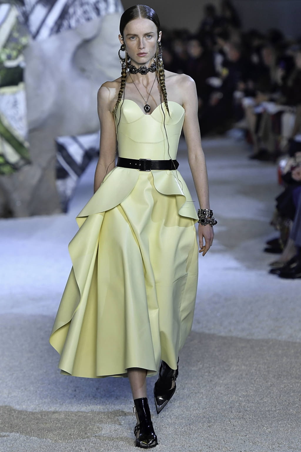 Fashion Week Paris Spring/Summer 2019 look 5 de la collection Alexander McQueen womenswear