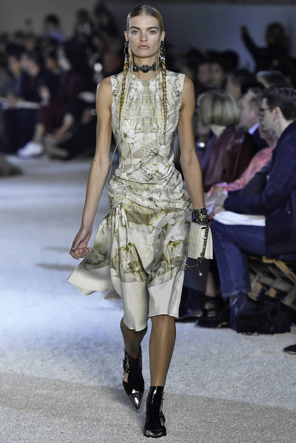 Fashion Week Paris Spring/Summer 2019 look 12 de la collection Alexander McQueen womenswear