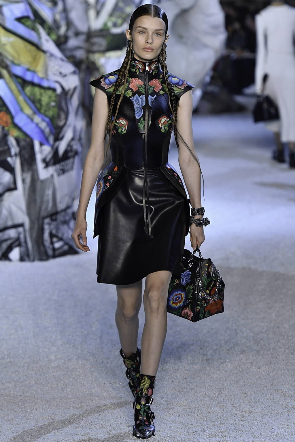Fashion Week Paris Spring/Summer 2019 look 19 de la collection Alexander McQueen womenswear