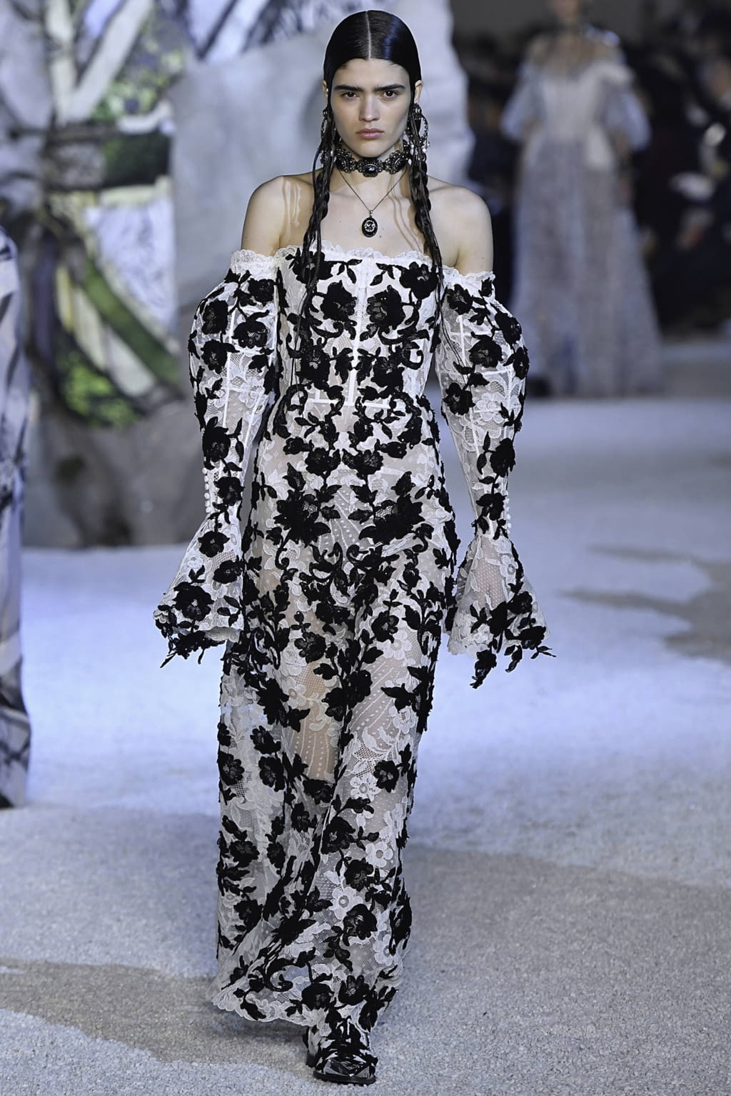 Fashion Week Paris Spring/Summer 2019 look 38 from the Alexander McQueen collection womenswear