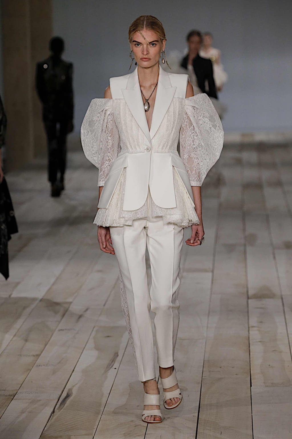 Fashion Week Paris Spring/Summer 2020 look 34 de la collection Alexander McQueen womenswear