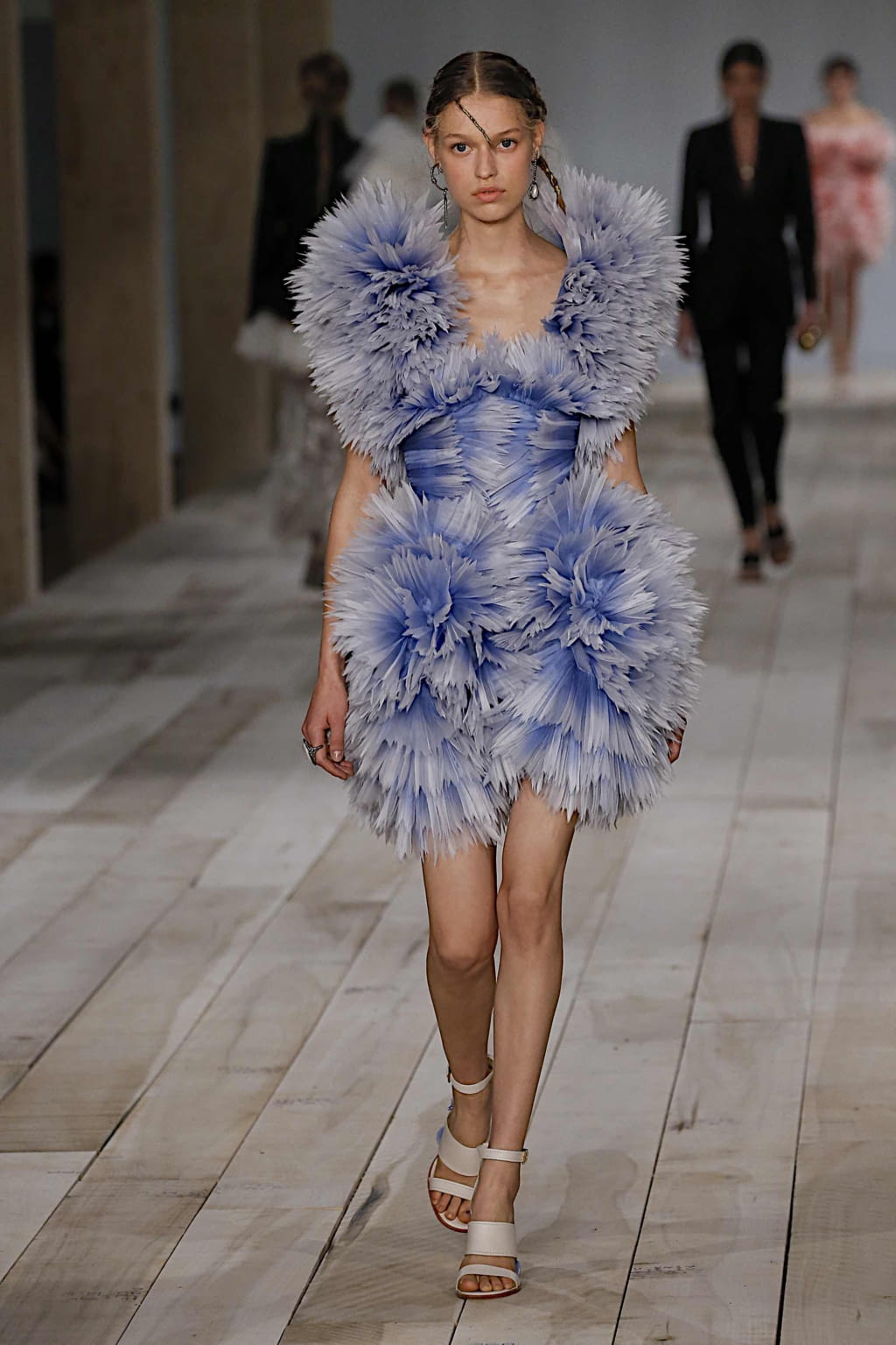 Fashion Week Paris Spring/Summer 2020 look 37 from the Alexander McQueen collection 女装