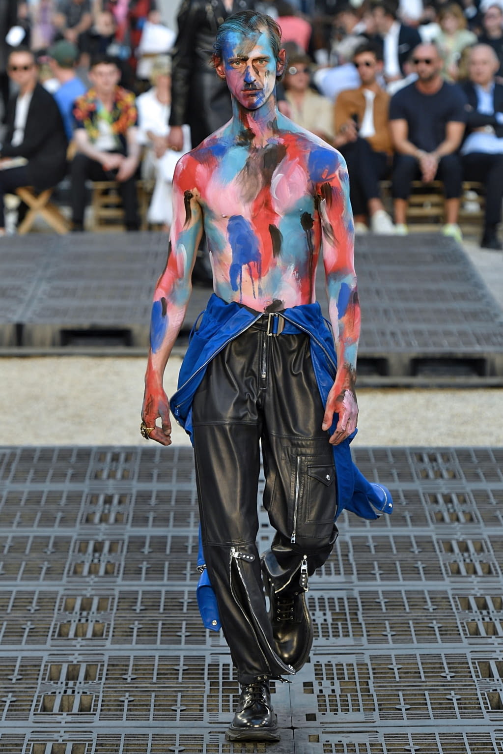 Fashion Week Paris Spring/Summer 2019 look 19 from the Alexander McQueen collection 男装