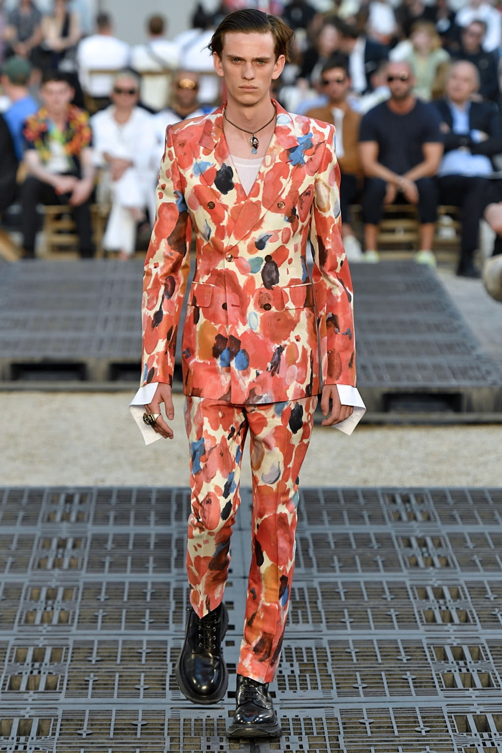 Fashion Week Paris Spring/Summer 2019 look 23 de la collection Alexander McQueen menswear