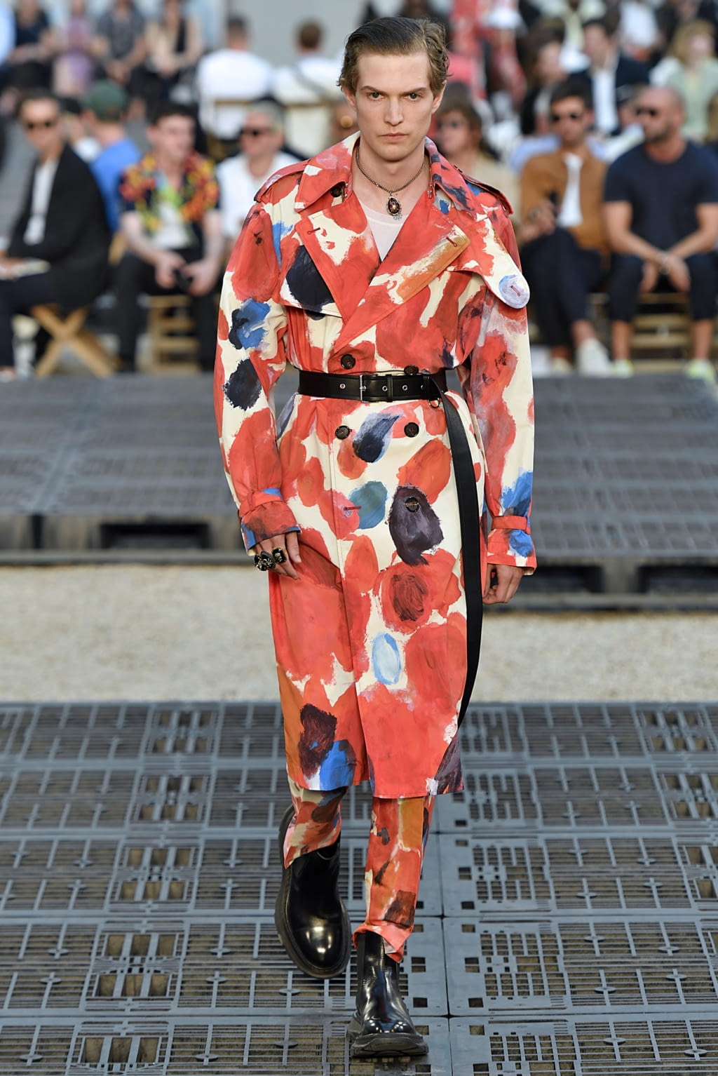 Fashion Week Paris Spring/Summer 2019 look 25 de la collection Alexander McQueen menswear