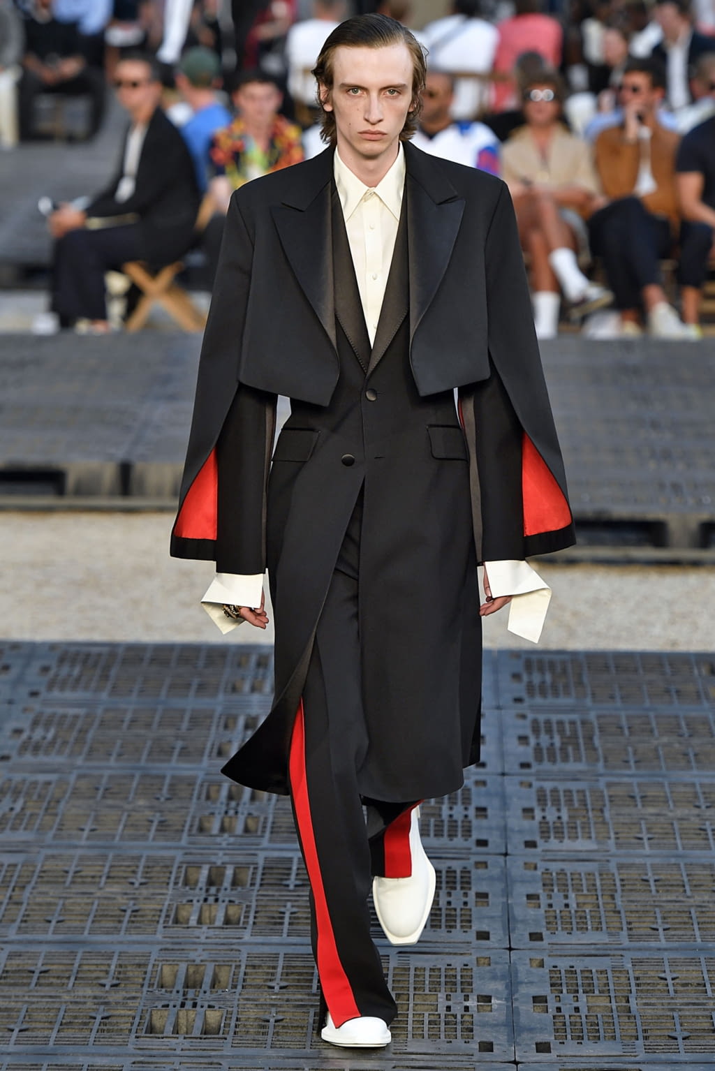 Fashion Week Paris Spring/Summer 2019 look 34 de la collection Alexander McQueen menswear