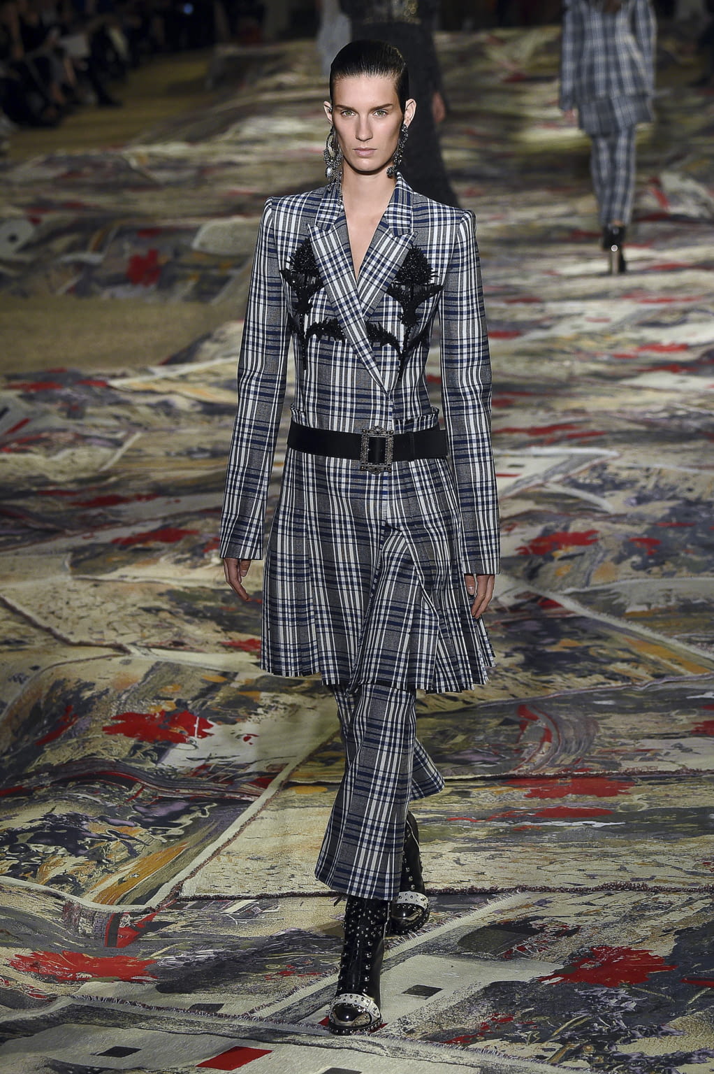 Fashion Week Paris Spring/Summer 2017 look 15 from the Alexander McQueen collection womenswear