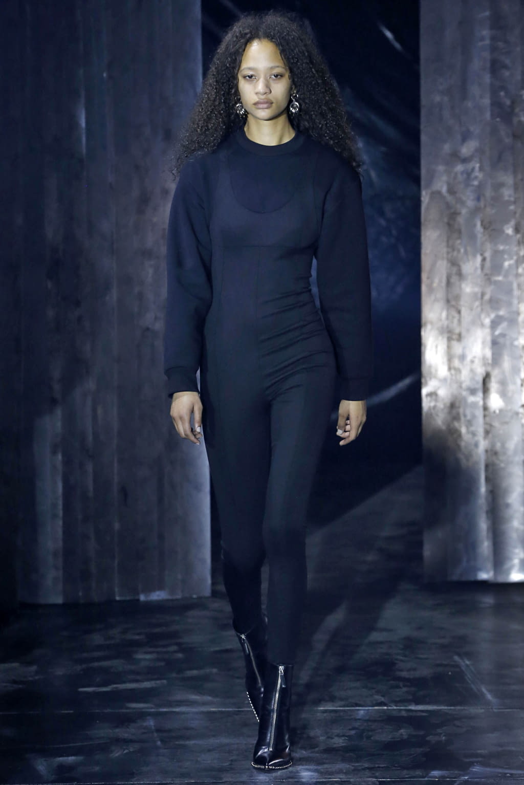 Fashion Week New York Fall/Winter 2017 look 8 from the Alexander Wang collection 女装
