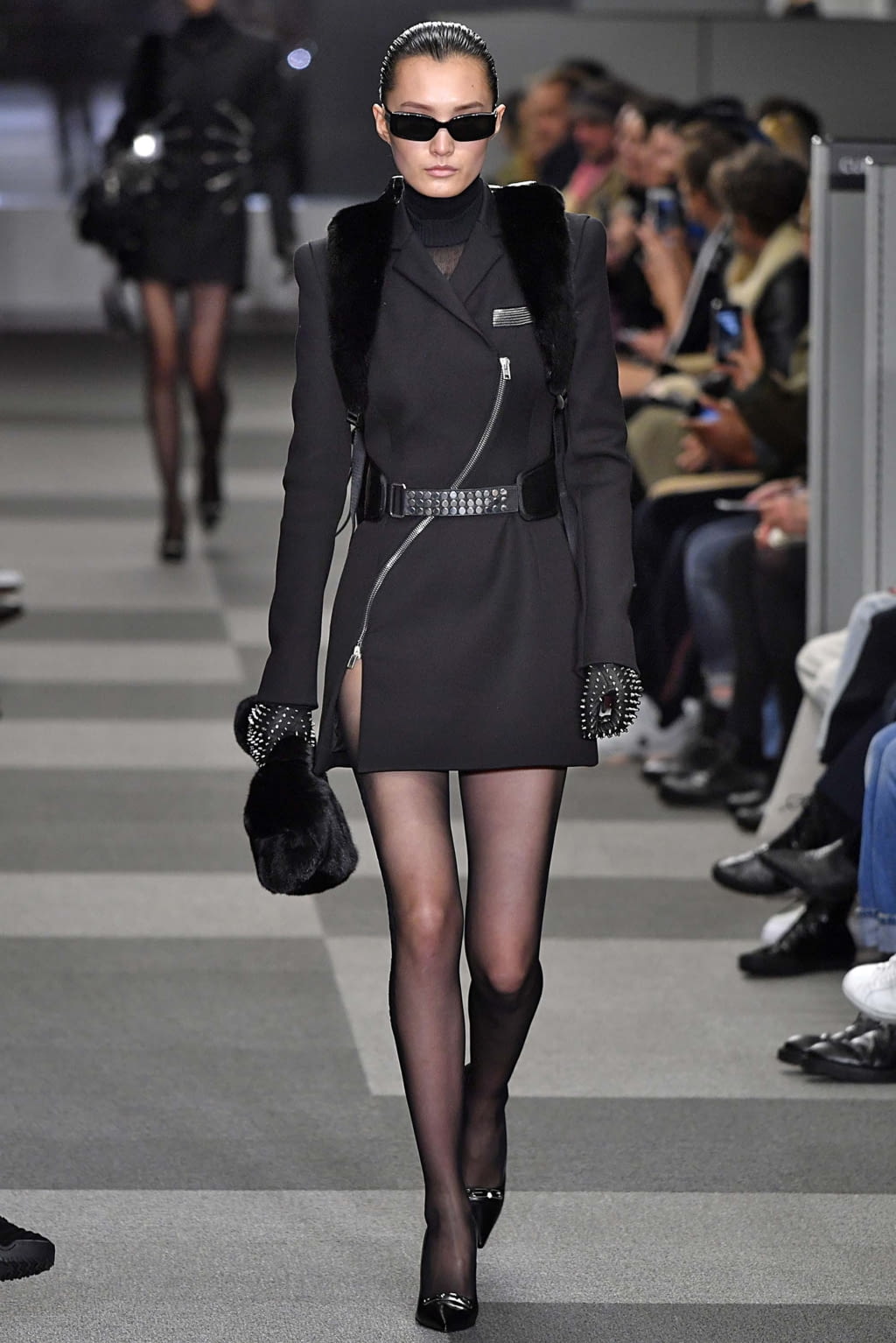Fashion Week New York Fall/Winter 2018 look 1 from the Alexander Wang collection 女装
